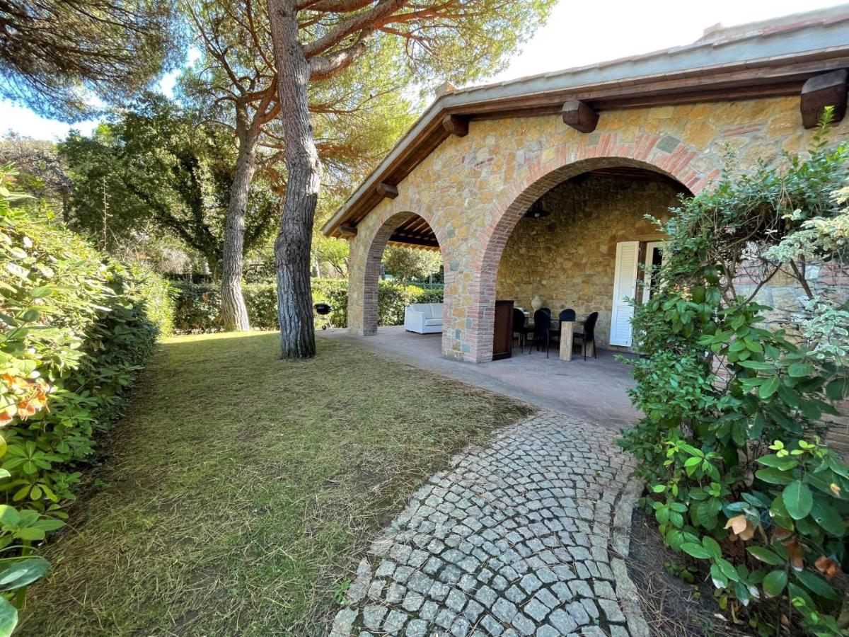 Villaggio I Sorbizzi Marina Di Bibbona Kültér fotó